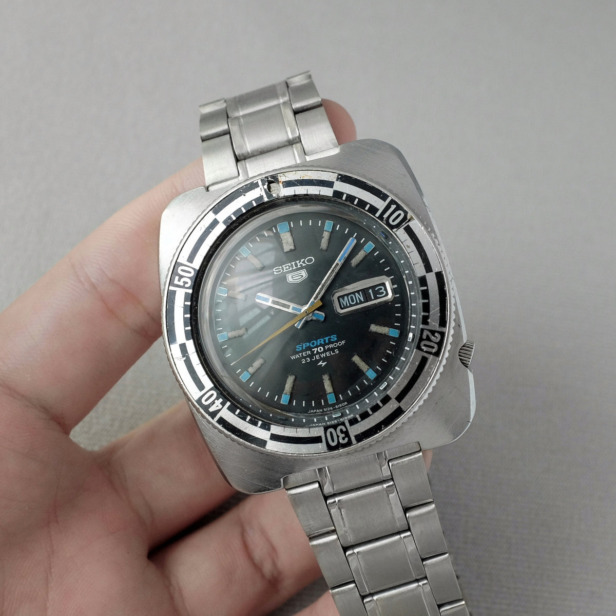 SEIKO 5スポーツ　自動巻き 5126-8130 ビンテージ Seiko 5 Sports 5126-8130 from 1969 – Paleh