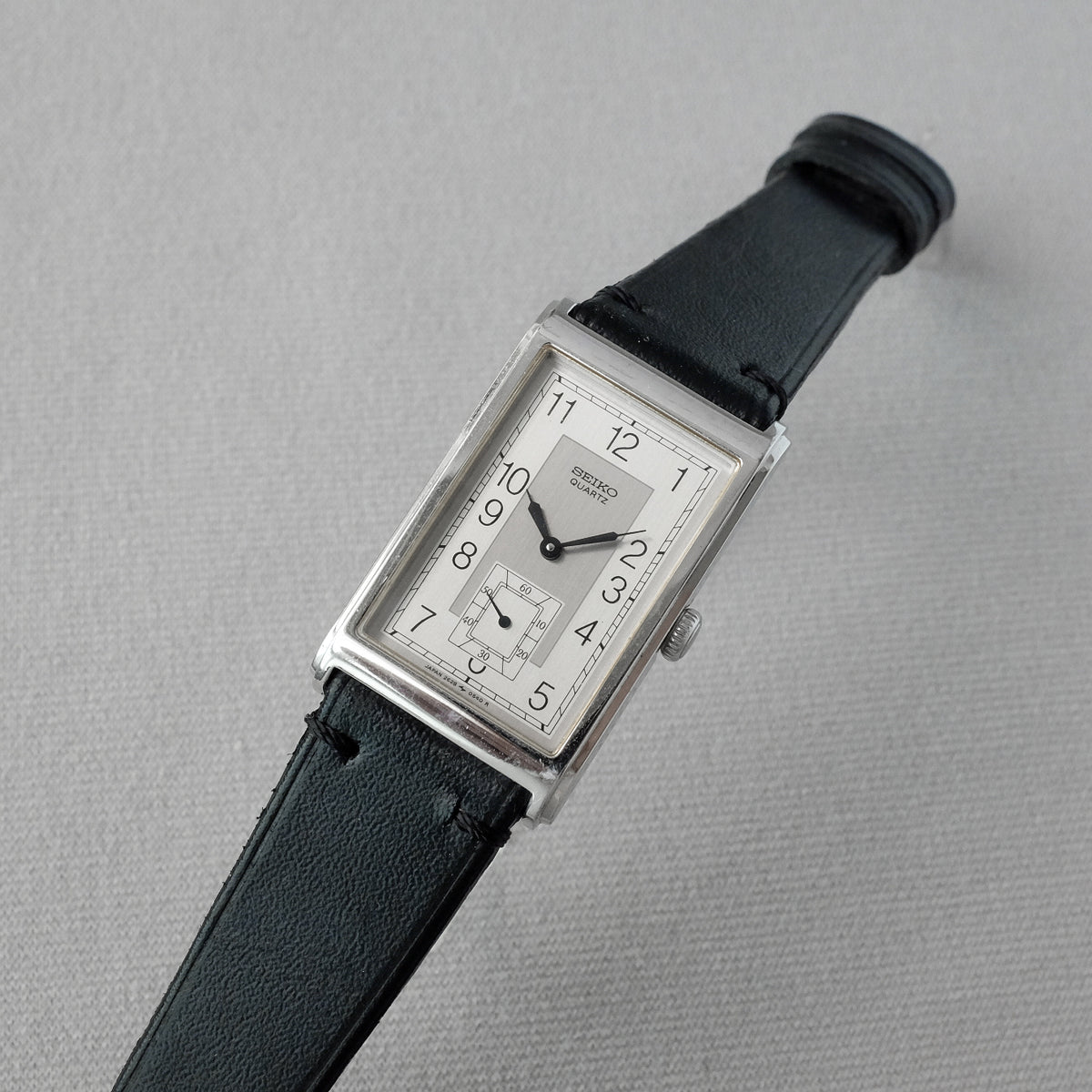 SEIKO 2628-5070 クォーツ 腕時計 長方形 ケース 𝐒𝐎𝐋𝐃 𝐎𝐔𝐓 Circa. 1981 Seiko Quartz 2628-5070 Tank Sub