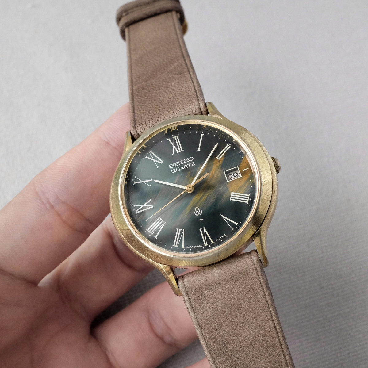 SEIKO クォーツ レア　石目　0842-7000 SEIKO Watch Quartz 0842-7000 Stone pattern dial Roman Index