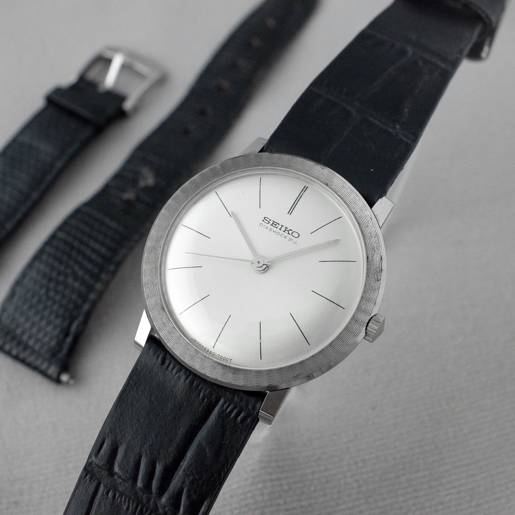 SEIKO Automatic Watch Analog WHT SLV 6106 7010 mens watches