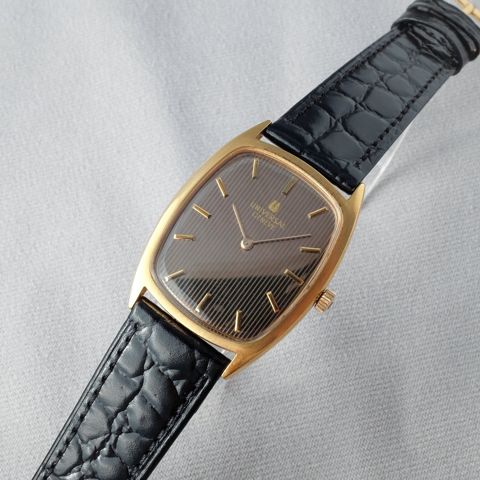 Universal geneve watches best sale