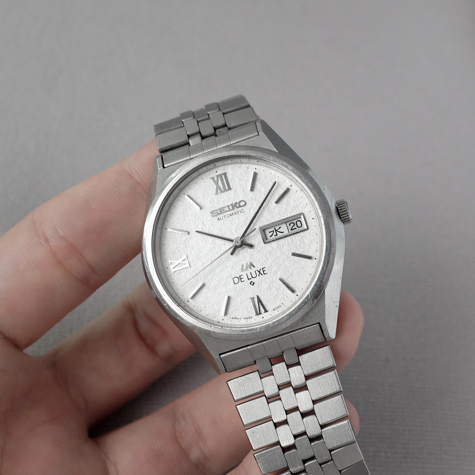 Seiko Lord Matic LM De Luxe 5626-8160 from 1975 (Snowflake Dial)