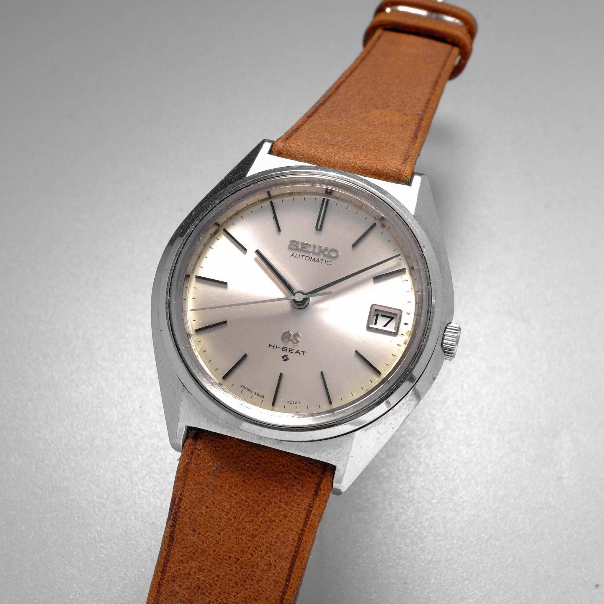 Grand Seiko 5645-7010 from 1971 (Silver Sunburst Dial Variant)