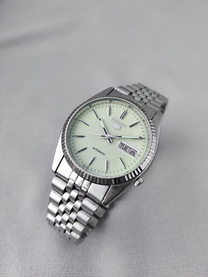 Seiko 7009-3240 from 1986 (Full Lumed Dial)