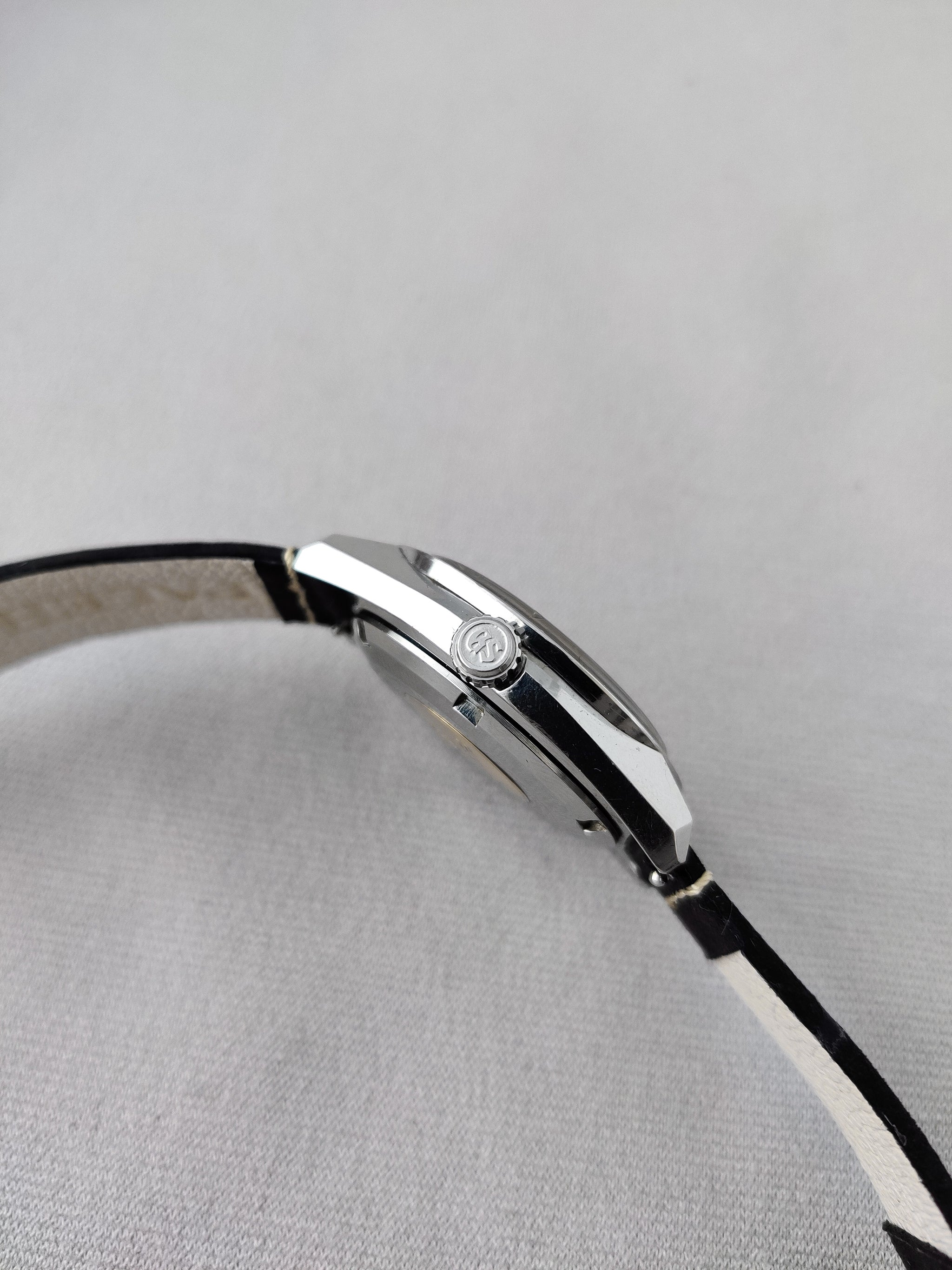 Grand Seiko 6145-8000 from 1968 (Crosshair Dial) – Paleh