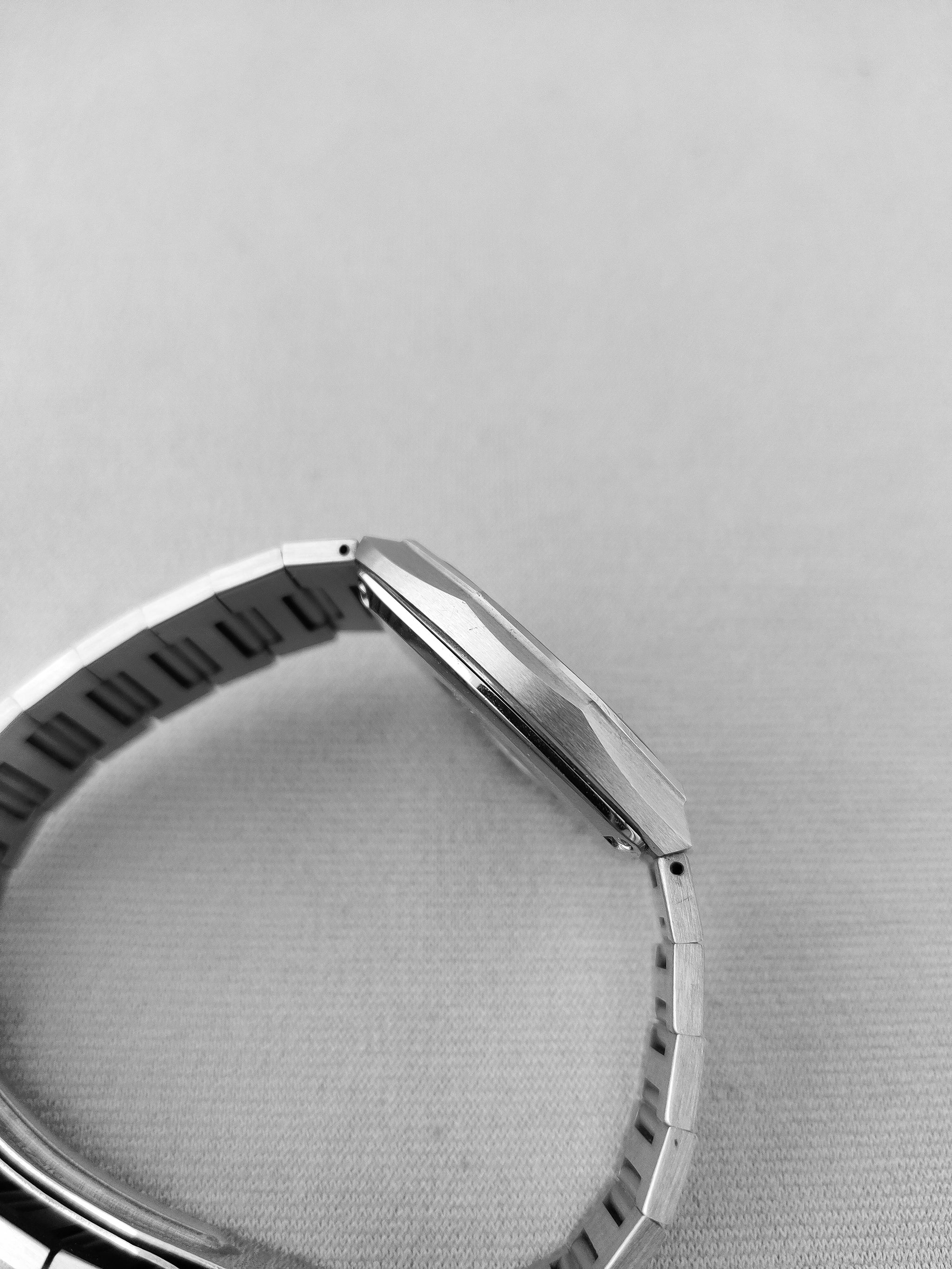 SE11L OSADA オサダ SE11L OSADA オサダ The Aurora moon phase is our first moon