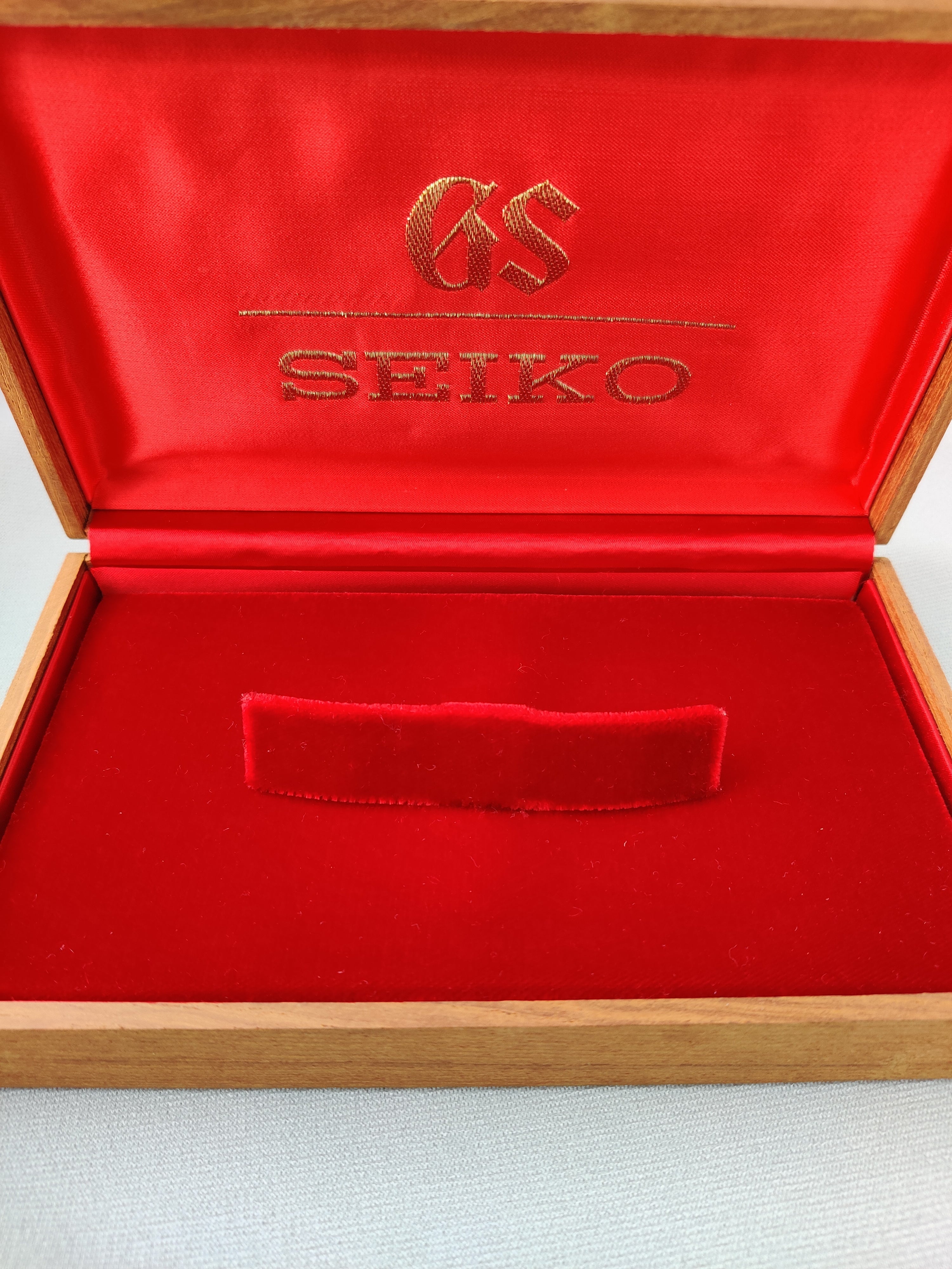 Grand Seiko 5646-7010 from 1973 (Original Box and Bracelet)